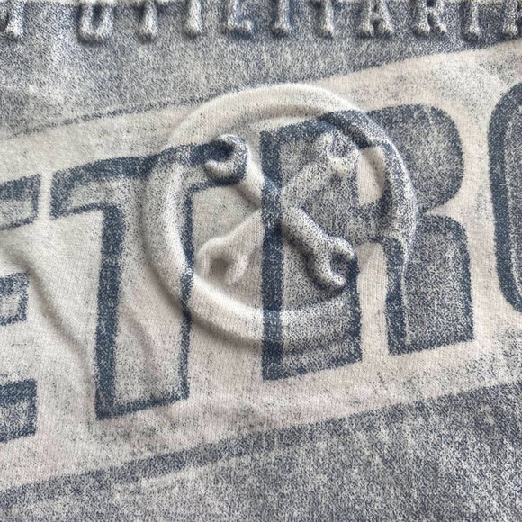 PETROL T shirt. White T shirt with embossed printing - Picture 4 of 5